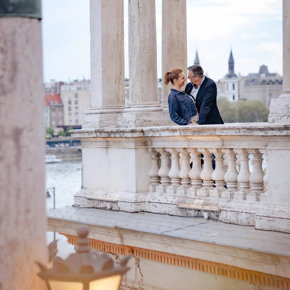 jegyes fotózás, jegyes fotózás Budapest, jegyes fotózás Győr, kreatív fotózás Budapest, kreatív fotózás, kreatív fotózás Győr, páros fotózás, várkert bazár, fotózás Budapest, esküvő fotózás, esküvői videózás, esküvői videó