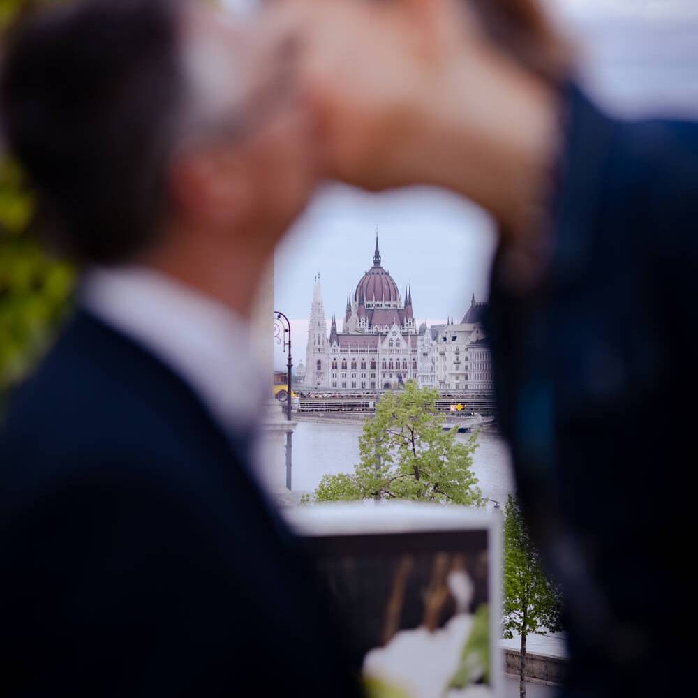 jegyes fotózás, jegyes fotózás Budapest, jegyes fotózás Győr, kreatív fotózás Budapest, kreatív fotózás, kreatív fotózás Győr, páros fotózás, várkert bazár, fotózás Budapest, esküvő fotózás, esküvői videózás, esküvői videó