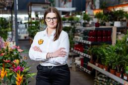 Termékfotózás, közösségi média fotózás, employer branding fotózás, lifestyle fotózás, TikTok fotózás, videózás, reklámfotózás, céges fotózás, ipari fotózás, imázs fotózás, imázsvideó készítés, portréfotózás, portréfotózás árak, stúdió fotózás, üzleti portré, üzleti portréfotózás, fotózás árak, női portré, portré, headshot, művészi fotózás