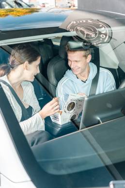 Termékfotózás, közösségi média fotózás, employer branding fotózás, lifestyle fotózás, TikTok fotózás, videózás, reklámfotózás, céges fotózás, ipari fotózás, imázs fotózás, imázsvideó készítés, portréfotózás, portréfotózás árak, stúdió fotózás, üzleti portré, üzleti portréfotózás, fotózás árak, női portré, portré, headshot, művészi fotózás