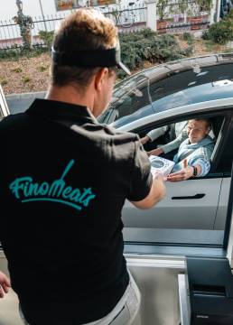 Termékfotózás, közösségi média fotózás, employer branding fotózás, lifestyle fotózás, TikTok fotózás, videózás, reklámfotózás, céges fotózás, ipari fotózás, imázs fotózás, imázsvideó készítés, portréfotózás, portréfotózás árak, stúdió fotózás, üzleti portré, üzleti portréfotózás, fotózás árak, női portré, portré, headshot, művészi fotózás