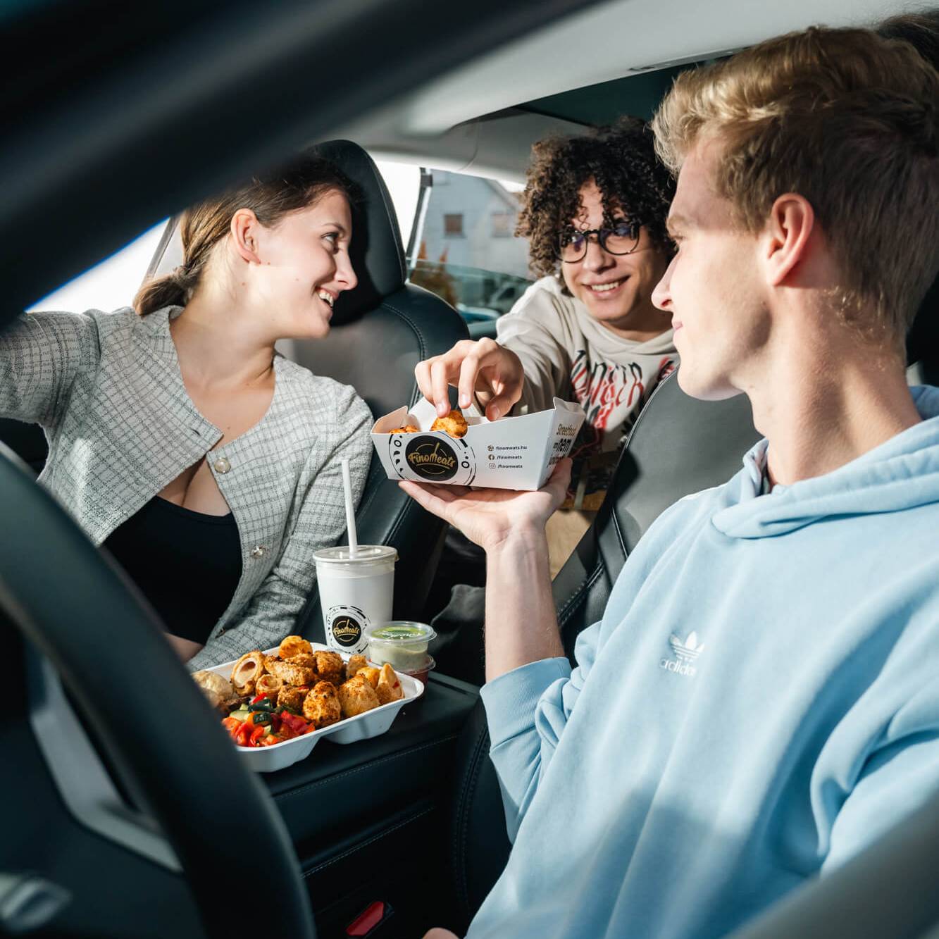 Termékfotózás, közösségi média fotózás, employer branding fotózás, lifestyle fotózás, TikTok fotózás, videózás, reklámfotózás, céges fotózás, ipari fotózás, imázs fotózás, imázsvideó készítés, portréfotózás, portréfotózás árak, stúdió fotózás, üzleti portré, üzleti portréfotózás, fotózás árak, női portré, portré, headshot, művészi fotózás
