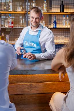 Termékfotózás, közösségi média fotózás, employer branding fotózás, lifestyle fotózás, TikTok fotózás, videózás, reklámfotózás, céges fotózás, ipari fotózás, imázs fotózás, imázsvideó készítés, portréfotózás, portréfotózás árak, stúdió fotózás, üzleti portré, üzleti portréfotózás, fotózás árak, női portré, portré, headshot, művészi fotózás