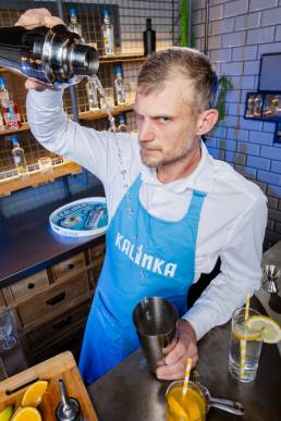 Termékfotózás, közösségi média fotózás, employer branding fotózás, lifestyle fotózás, TikTok fotózás, videózás, reklámfotózás, céges fotózás, ipari fotózás, imázs fotózás, imázsvideó készítés, portréfotózás, portréfotózás árak, stúdió fotózás, üzleti portré, üzleti portréfotózás, fotózás árak, női portré, portré, headshot, művészi fotózás