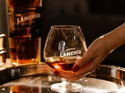 Termékfotózás, közösségi média fotózás, employer branding fotózás, lifestyle fotózás, TikTok fotózás, videózás, reklámfotózás, céges fotózás, ipari fotózás, imázs fotózás, imázsvideó készítés, portréfotózás, portréfotózás árak, stúdió fotózás, üzleti portré, üzleti portréfotózás, fotózás árak, női portré, portré, headshot, művészi fotózás