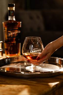 Termékfotózás, közösségi média fotózás, employer branding fotózás, lifestyle fotózás, TikTok fotózás, videózás, reklámfotózás, céges fotózás, ipari fotózás, imázs fotózás, imázsvideó készítés, portréfotózás, portréfotózás árak, stúdió fotózás, üzleti portré, üzleti portréfotózás, fotózás árak, női portré, portré, headshot, művészi fotózás