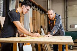 Termékfotózás, közösségi média fotózás, employer branding fotózás, lifestyle fotózás, TikTok fotózás, videózás, reklámfotózás, céges fotózás, ipari fotózás, imázs fotózás, imázsvideó készítés, portréfotózás, portréfotózás árak, stúdió fotózás, üzleti portré, üzleti portréfotózás, fotózás árak, női portré, portré, headshot, művészi fotózás