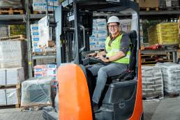 Termékfotózás, közösségi média fotózás, employer branding fotózás, lifestyle fotózás, TikTok fotózás, videózás, reklámfotózás, céges fotózás, ipari fotózás, imázs fotózás, imázsvideó készítés, portréfotózás, portréfotózás árak, stúdió fotózás, üzleti portré, üzleti portréfotózás, fotózás árak, női portré, portré, headshot, művészi fotózás